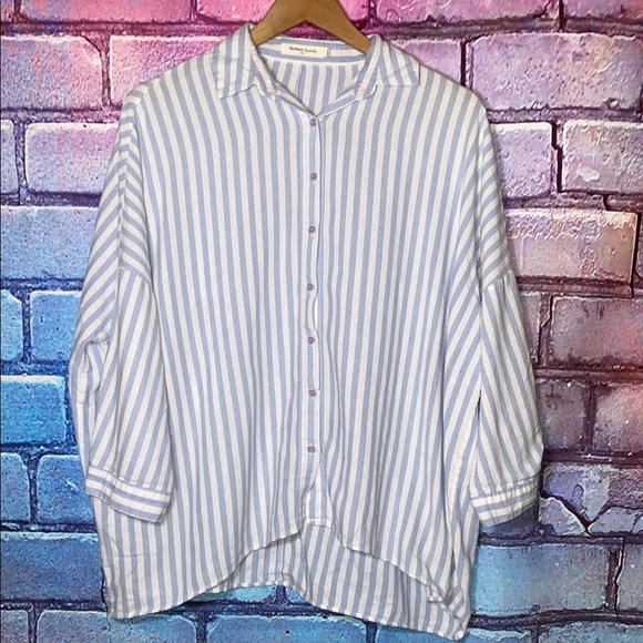 New Bury Kustum Women's Blue Striped Shirt Size Medium Large - Picture 6 of 6